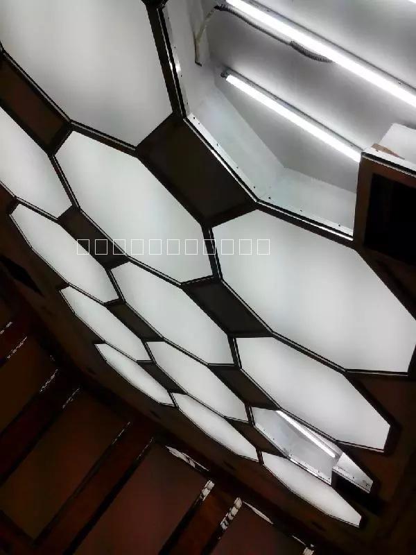 供應九江 吉安 景德鎮(zhèn)軟膜天花吊頂 透光燈箱 UV寫真燈箱 LED無邊框燈箱 環(huán)保燈箱材料