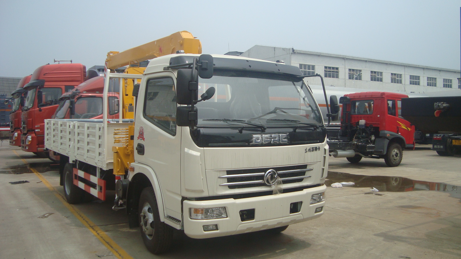 東風(fēng)多利卡隨車吊圖片/東風(fēng)多利卡隨車吊樣板圖 (1)