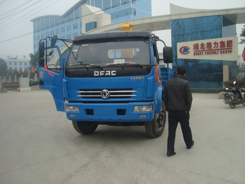 東風(fēng)多利卡隨車吊圖片/東風(fēng)多利卡隨車吊樣板圖 (2)