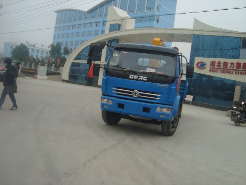 東風(fēng)多利卡隨車吊圖片/東風(fēng)多利卡隨車吊樣板圖 (3)