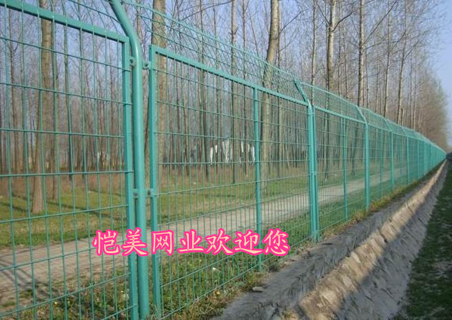 護(hù)欄網(wǎng)圖片/護(hù)欄網(wǎng)樣板圖 (4)