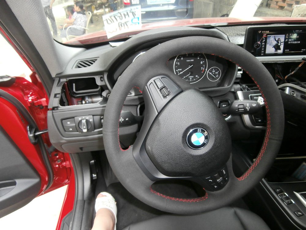 供應用寶馬汽車手縫方向盤套真皮安裝