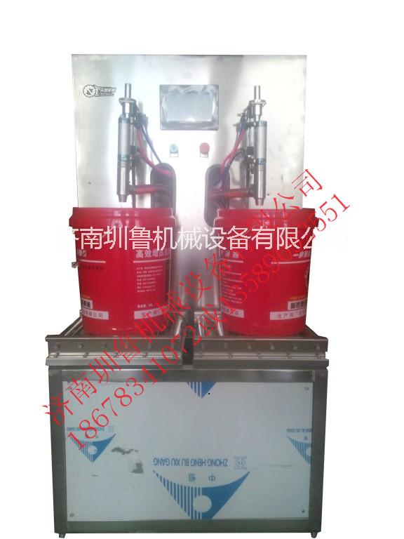 供應(yīng)濟(jì)南機(jī)油桶灌裝機(jī)&石家莊中桶潤滑油灌裝機(jī)-圳魯