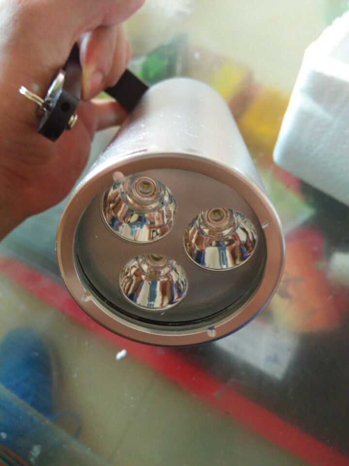 上海渝榮手提式防爆探照燈價(jià)格圖片/上海渝榮手提式防爆探照燈價(jià)格樣板圖 (2)