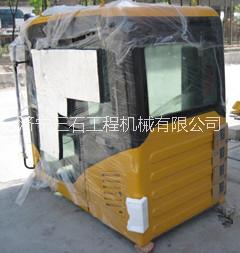 小松挖掘機(jī)駕駛室圖片