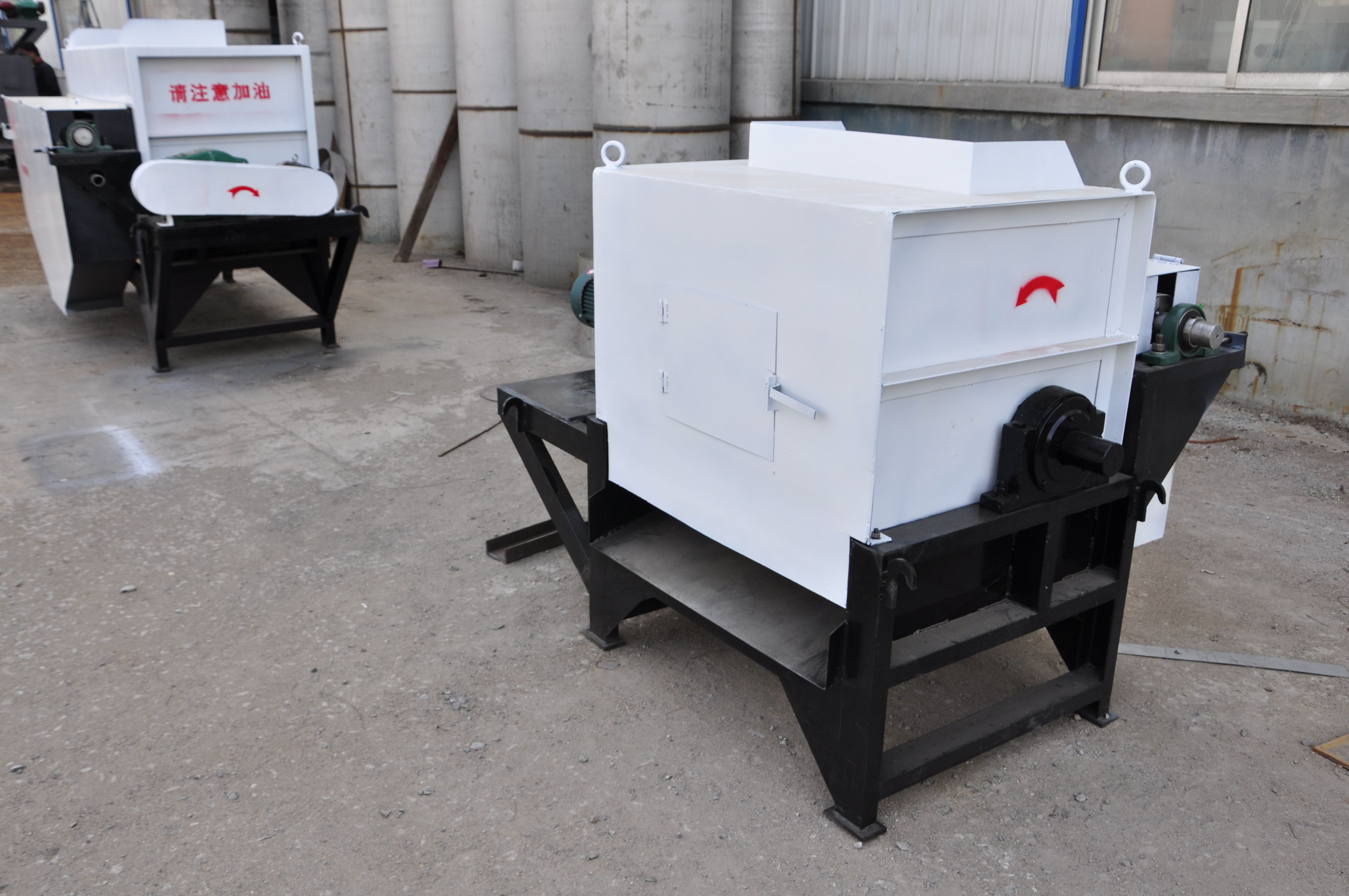 赤鐵礦提純選鐵強(qiáng)磁選機(jī)圖片
