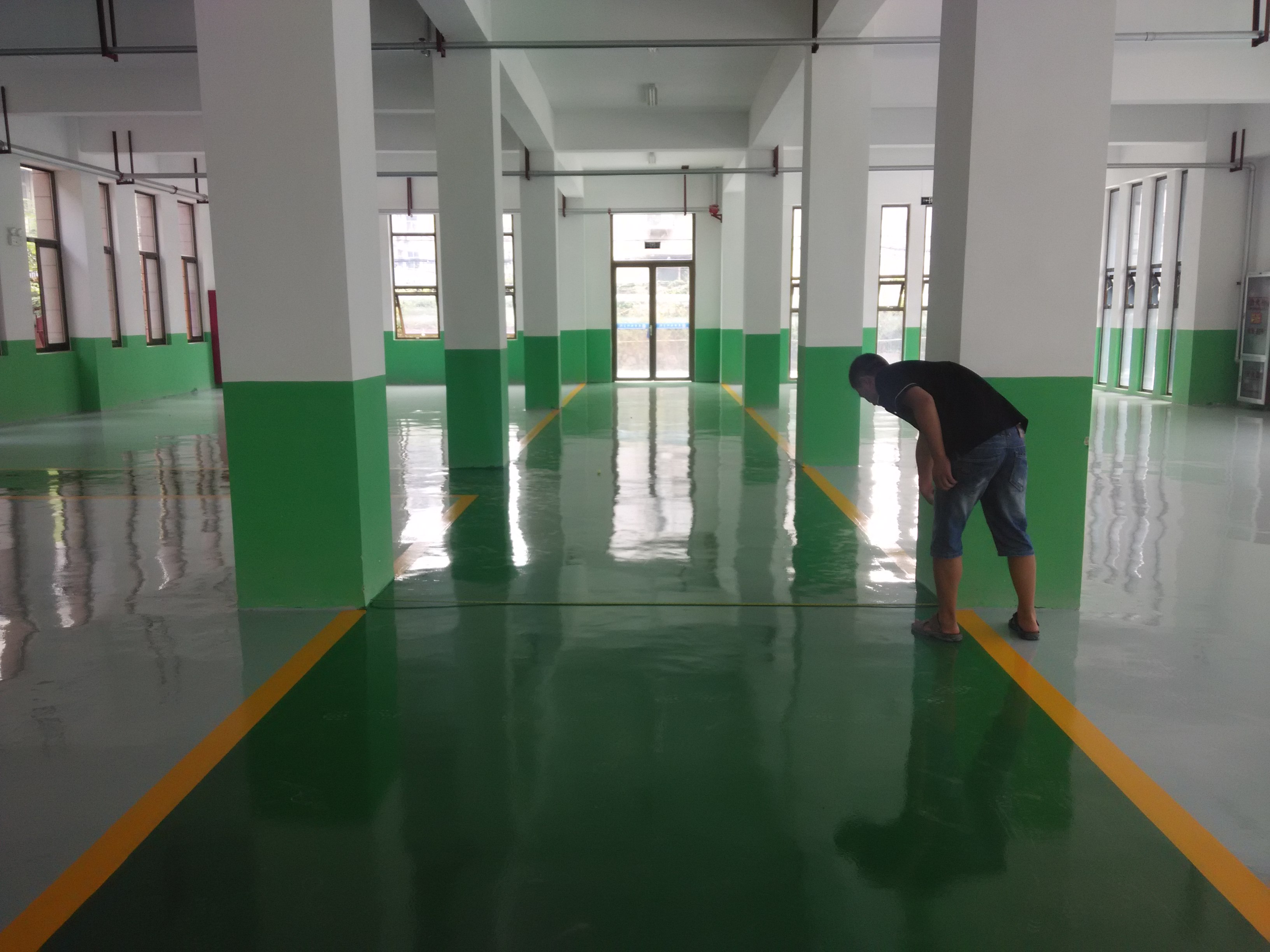 車(chē)間環(huán)氧地坪漆圖片/車(chē)間環(huán)氧地坪漆樣板圖 (3)