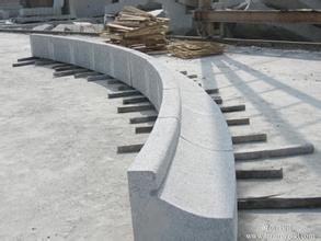 供應(yīng)新疆路沿石報價