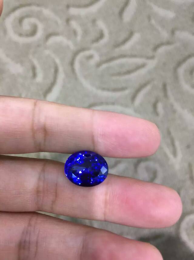 10.15克拉橢圓形坦桑石戒面坦桑石圖片