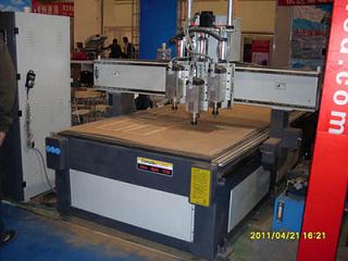 數(shù)控雕刻機圖片/數(shù)控雕刻機樣板圖 (1)