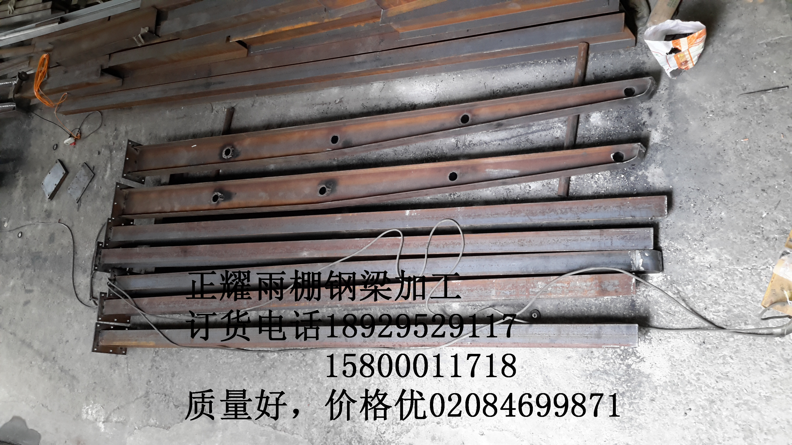 玻璃雨棚鋼梁支架廠家圖片