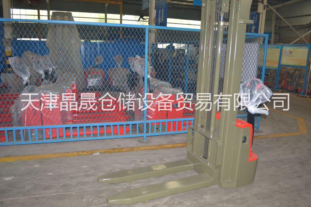電動(dòng)堆高車圖片/電動(dòng)堆高車樣板圖 (4)