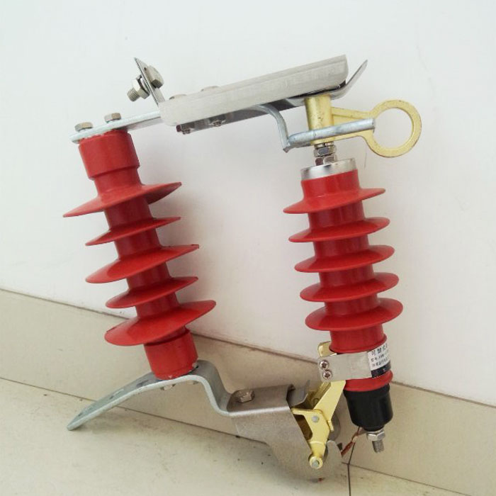 供應(yīng)HY5WS-17/50DL跌落式避雷器-跌落式避雷器生產(chǎn)廠家直銷