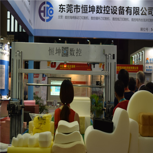 專業(yè)廠家供應(yīng)小型海綿切割機(jī)