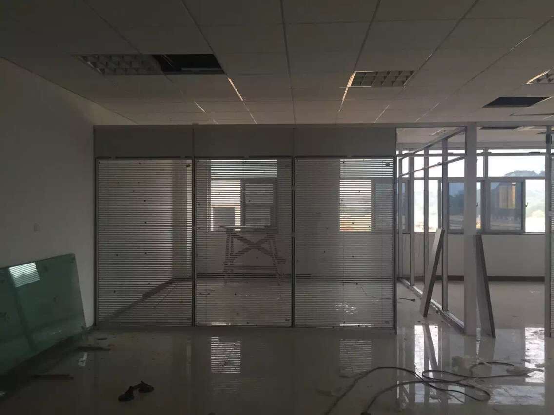 南寧柳州辦公隔斷圖片