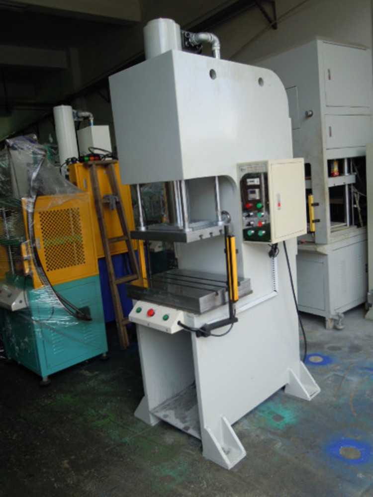 單柱液壓機(jī)圖片/單柱液壓機(jī)樣板圖 (4)