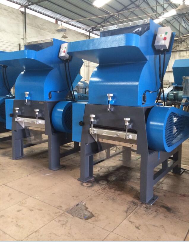 供應(yīng)廠家直銷20HP塑料粉碎機(jī)