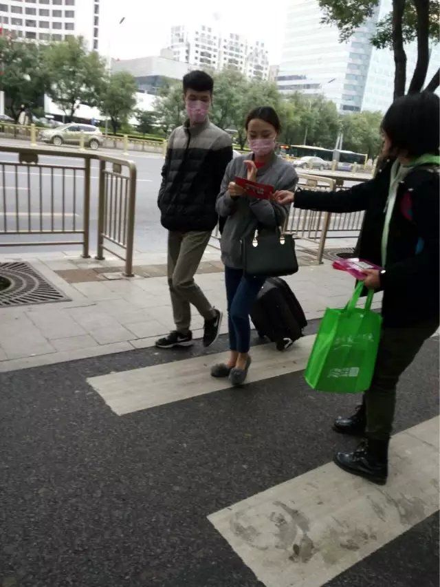 北京優(yōu)樂幫海報張貼 校園海報圖片