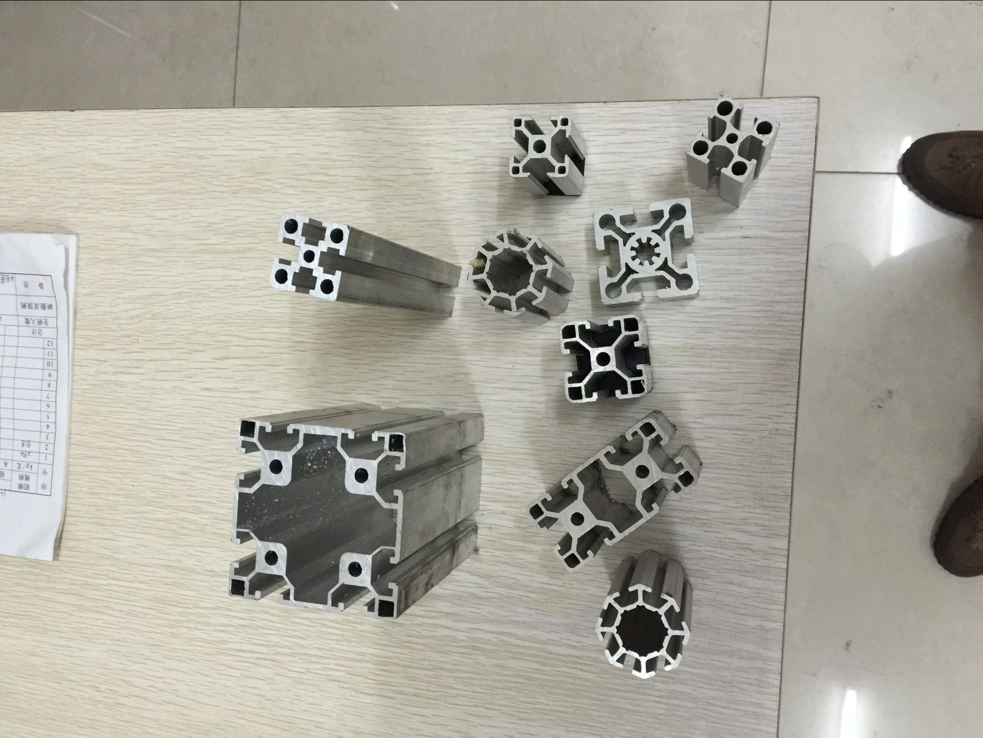 揚(yáng)中鋁合金流水線圖片