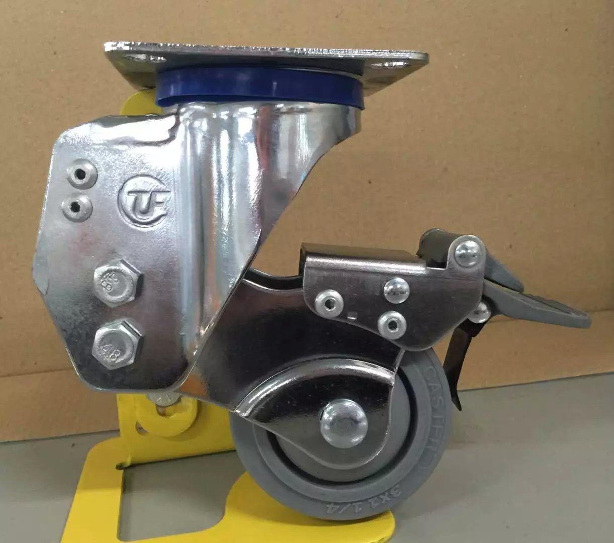 供應(yīng)中型日式孔距7070輪子，中型日式孔距7070輪子生產(chǎn)商，中型日式孔距7070輪子批發(fā)商