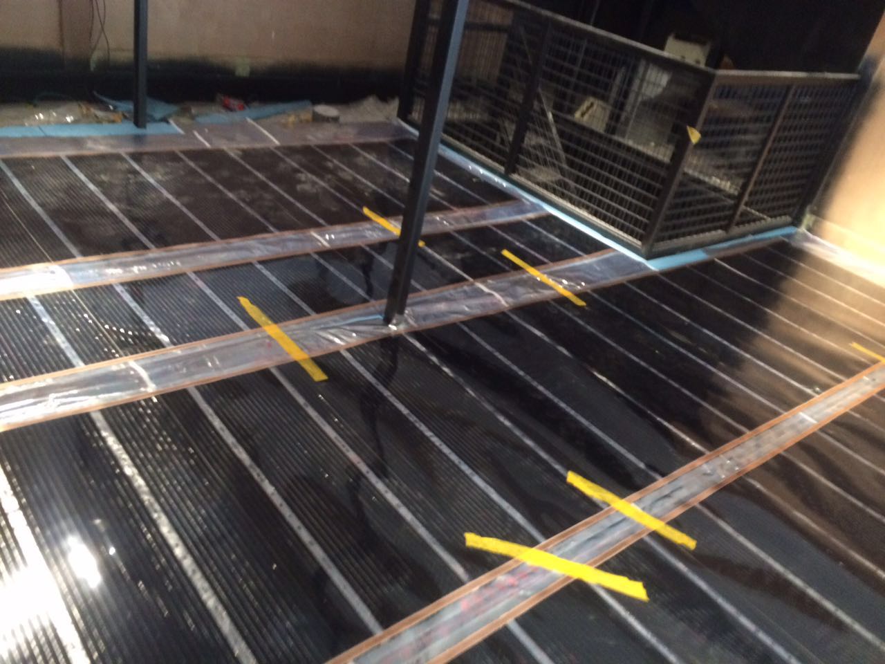 優(yōu)質(zhì)電熱膜圖片/優(yōu)質(zhì)電熱膜樣板圖 (3)