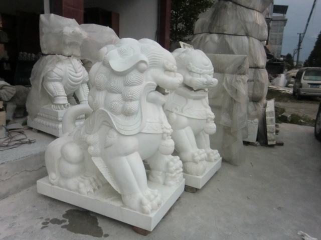 供應(yīng)石獅子、石雕漢白玉獅子工藝品 、漢白玉石獅子石雕藝術(shù) 、石雕獅子