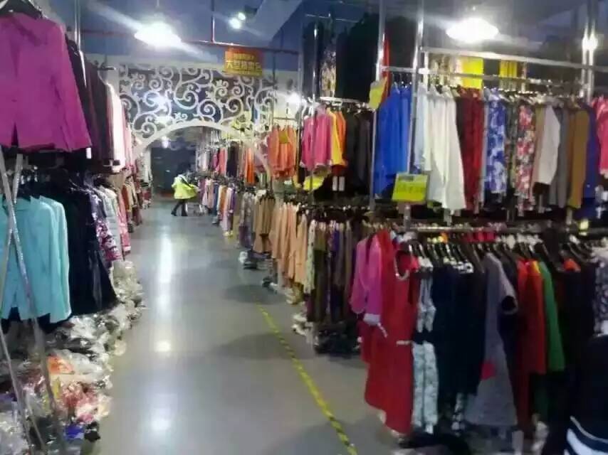 深圳市品牌服装折扣店加盟厂家