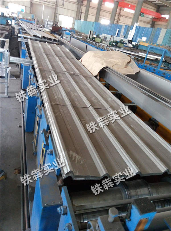 聯合鍍鋁新彩鋼板圖片