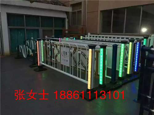 太陽能發(fā)光護(hù)欄，太陽能亮化護(hù)欄圖片