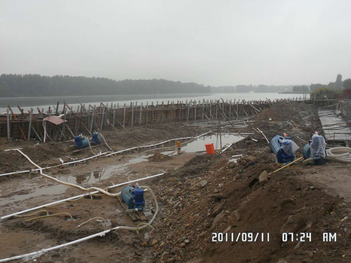 上海地源熱泵鉆井在線  地源熱泵鉆井和安裝  地源熱泵鉆井孔斜