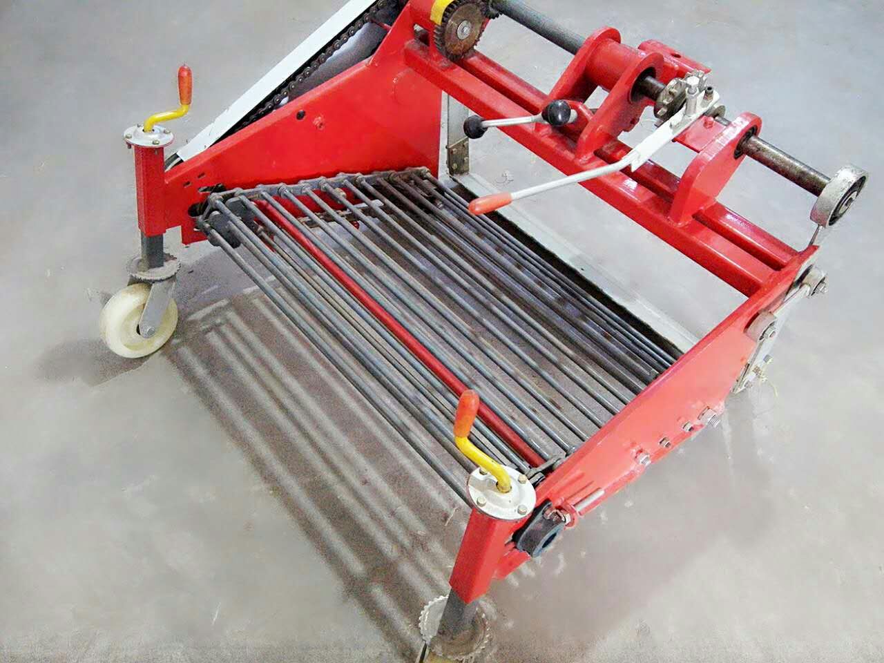 小型薯類收獲機廠家直銷收獲機圖片