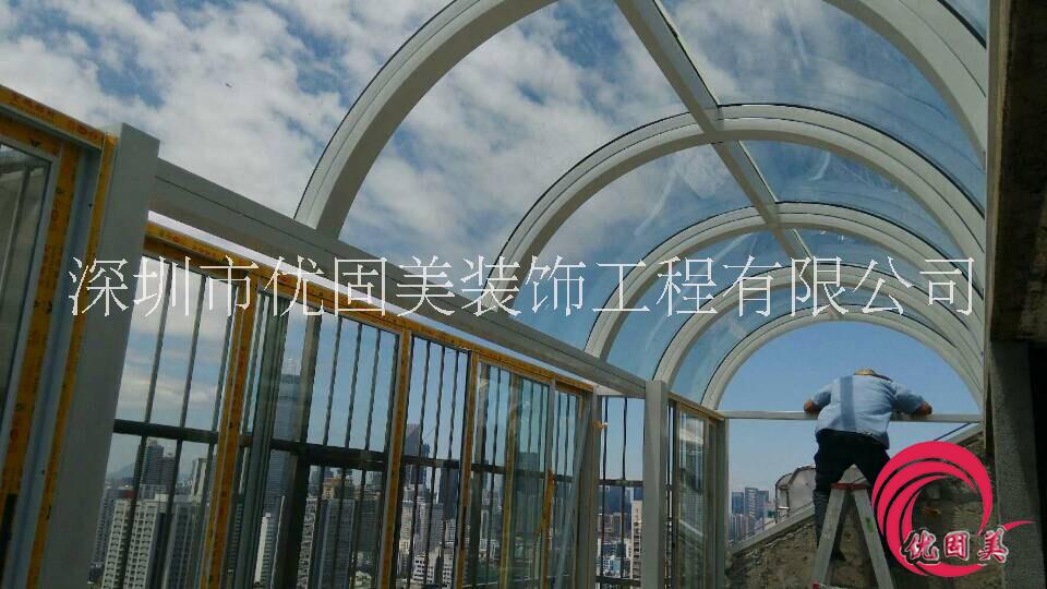 供應(yīng)用于隔熱深圳陽臺(tái)弧玻璃彎鋼玻璃雨棚安裝