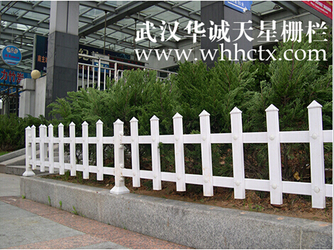 供應(yīng)PVC花壇護(hù)欄草坪護(hù)欄