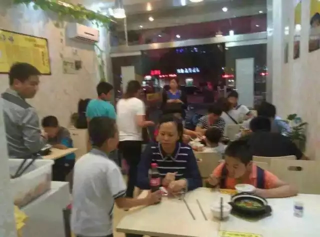 中式快餐加盟選哪家？潤仟祥黃燜雞米飯商機(jī)無限值得加盟！