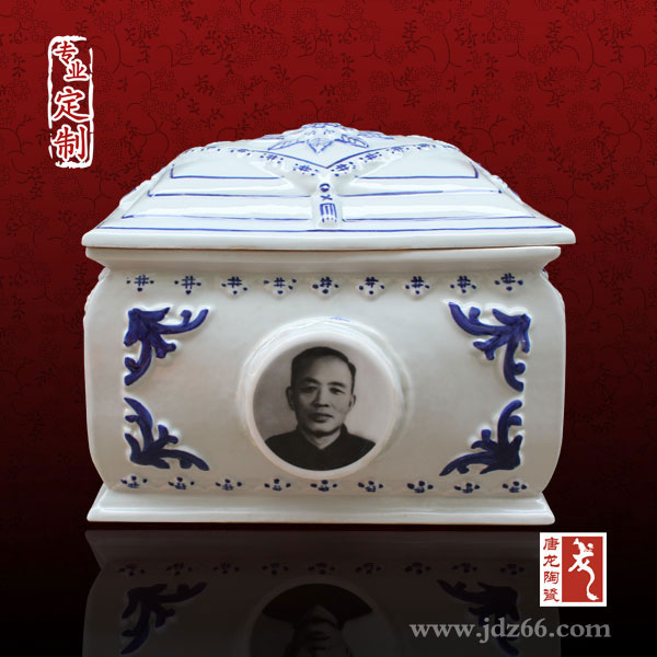 景德鎮(zhèn)陶瓷骨灰盒廠家 殯葬用品圖片