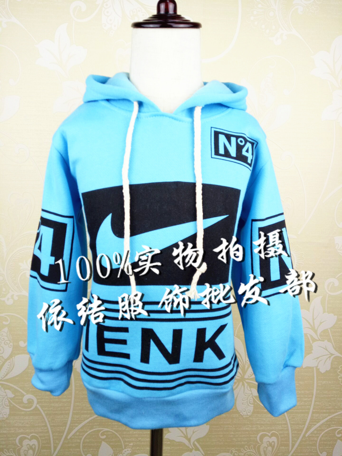 網(wǎng)上服裝批發(fā)市場(chǎng)有哪些鄉(xiāng)鎮(zhèn)服裝店貨源貨到付款印花長袖打底衫批發(fā)