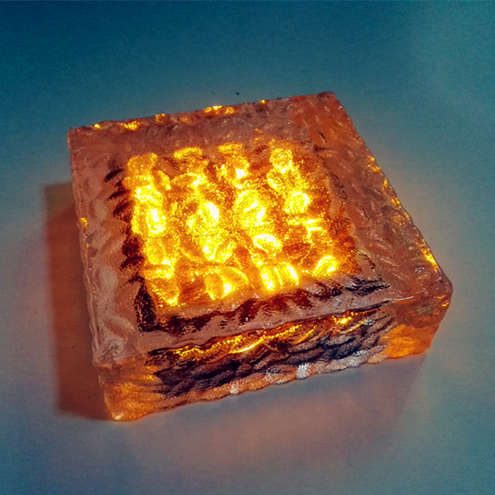 太陽能冰晶玻璃地?zé)魣D片