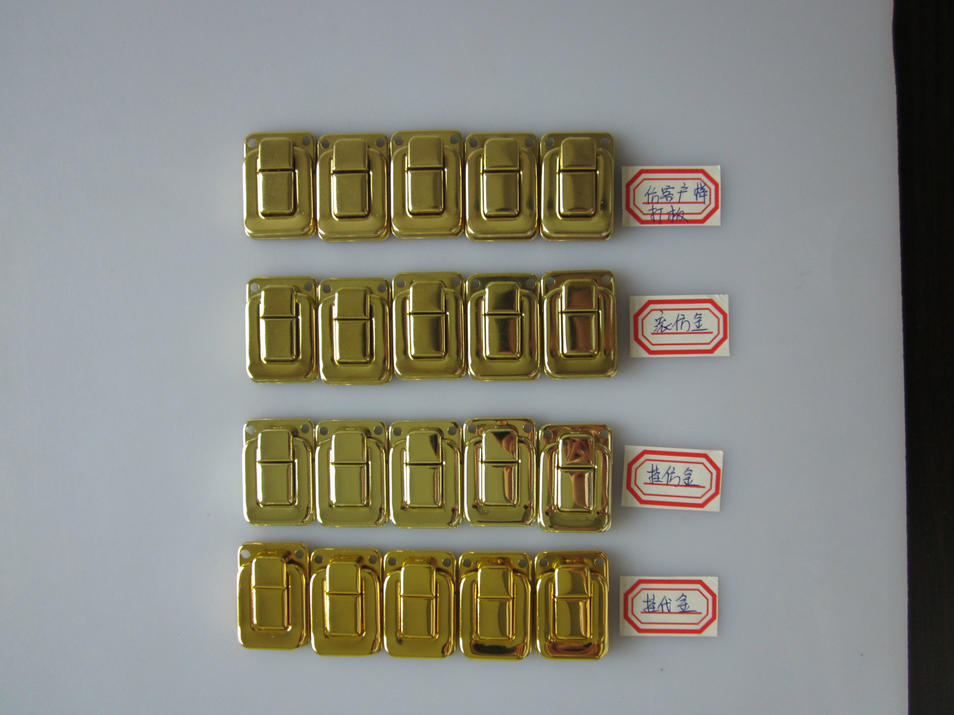 實(shí)木盒高檔金色合頁圖片/實(shí)木盒高檔金色合頁樣板圖 (2)