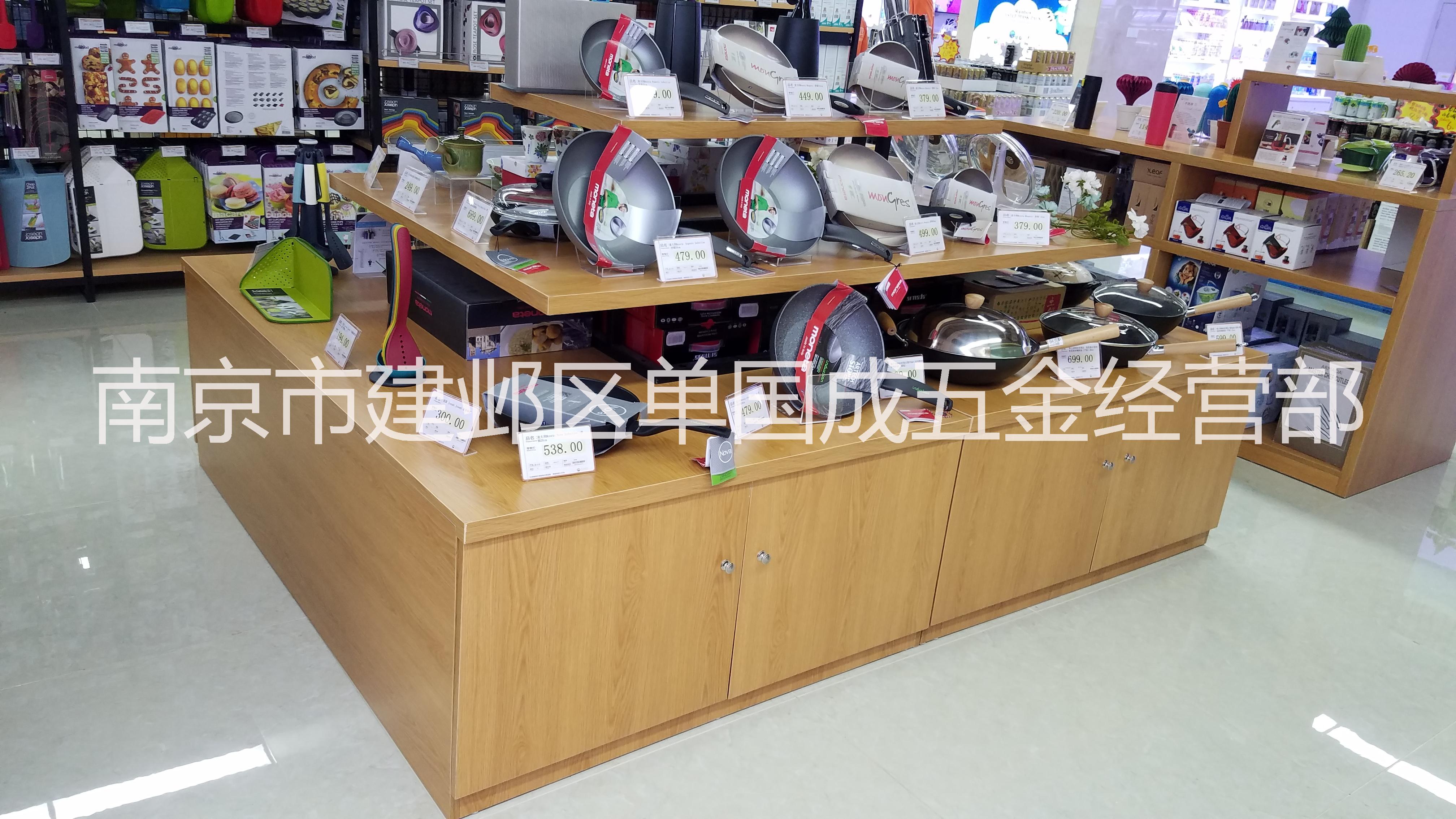 钢木结构展柜展架家具用具图片