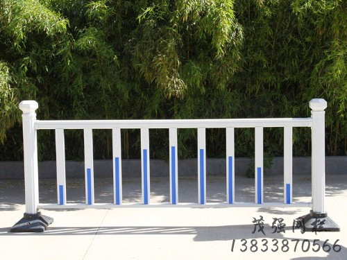 道路護(hù)欄廠家圖片
