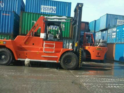 30噸32噸叉車圖片