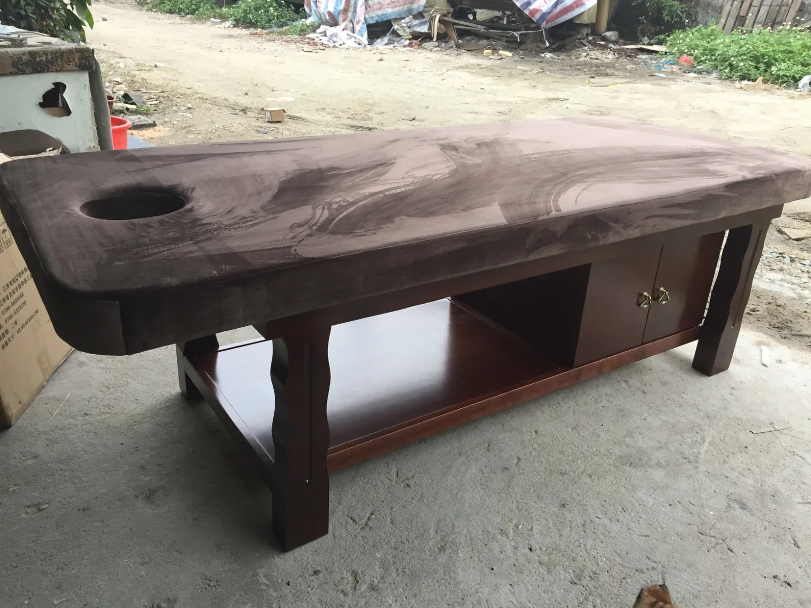 中式實(shí)木美容床圖片/中式實(shí)木美容床樣板圖 (1)