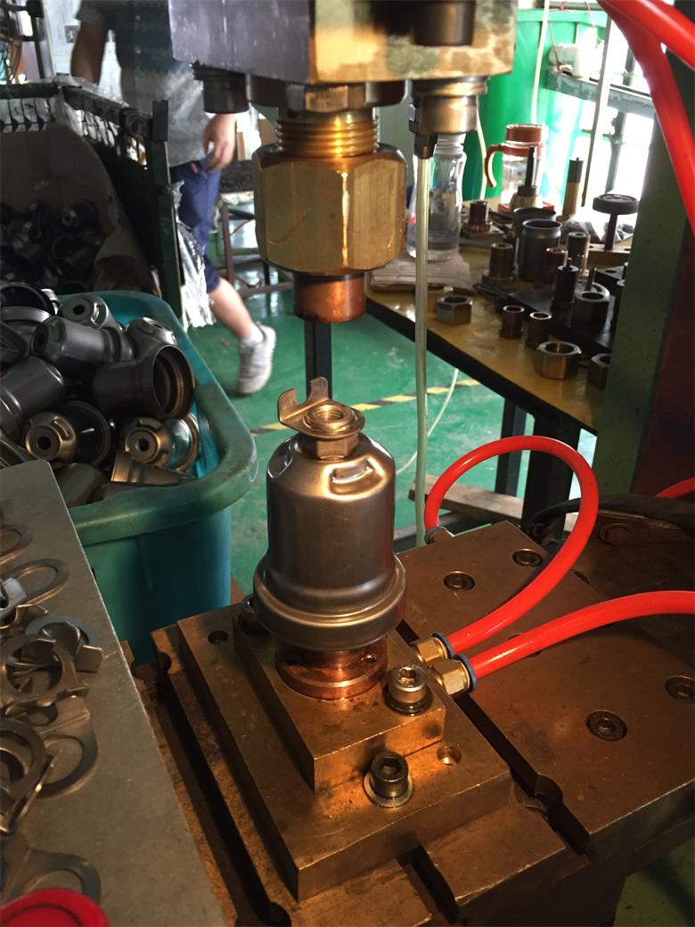 中頻點(diǎn)焊機(jī)圖片/中頻點(diǎn)焊機(jī)樣板圖 (1)