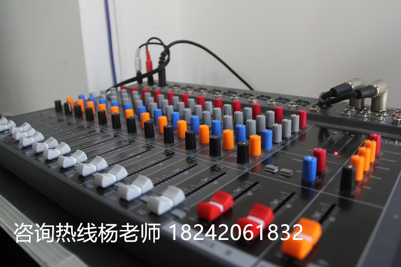 大連婚慶司儀培訓(xùn)學(xué)校圖片