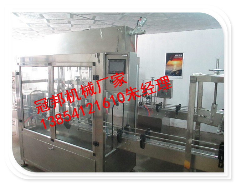 殺蟲劑灌裝機圖片