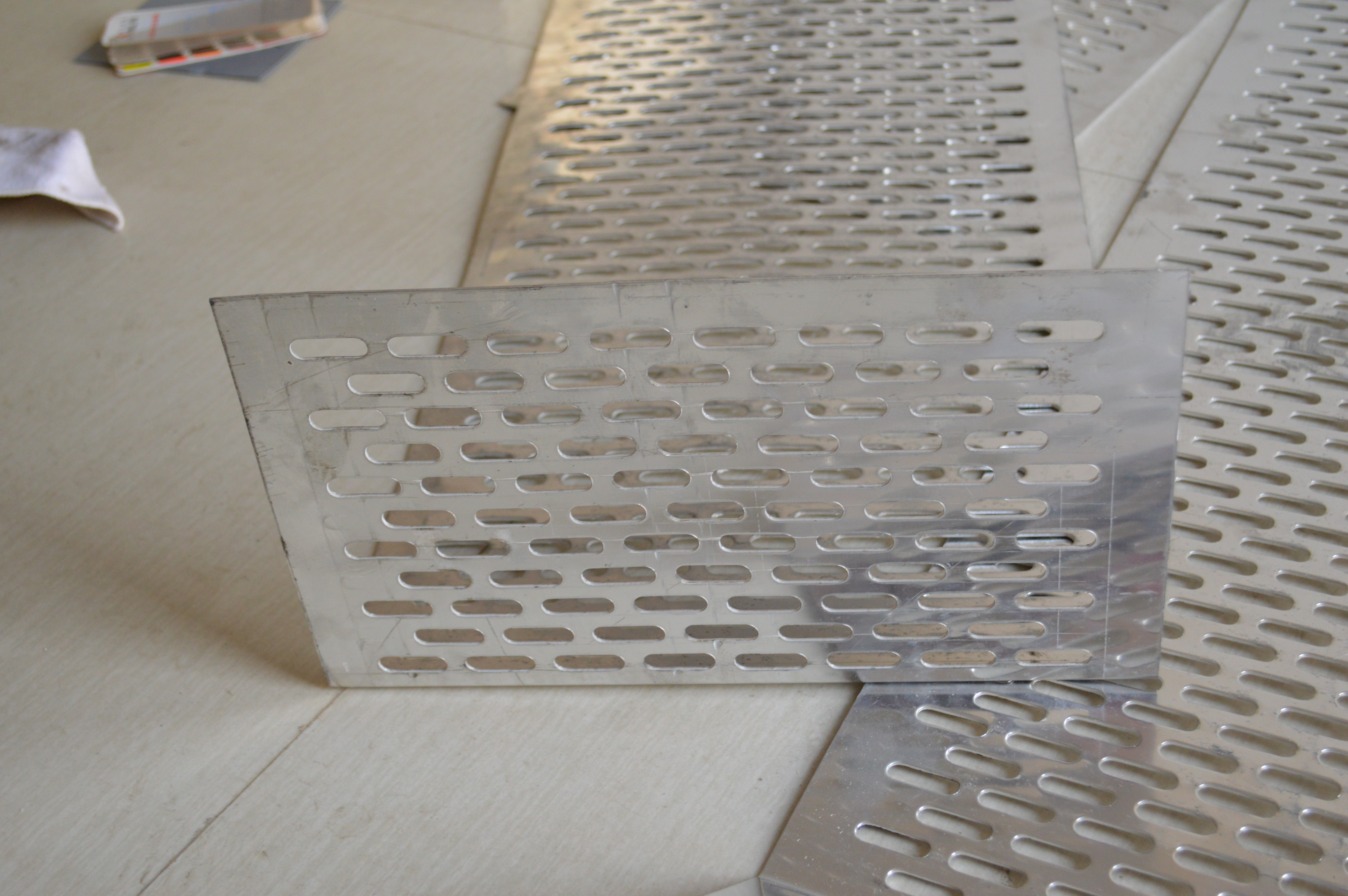 沖孔板數(shù)碼沖孔板圖片