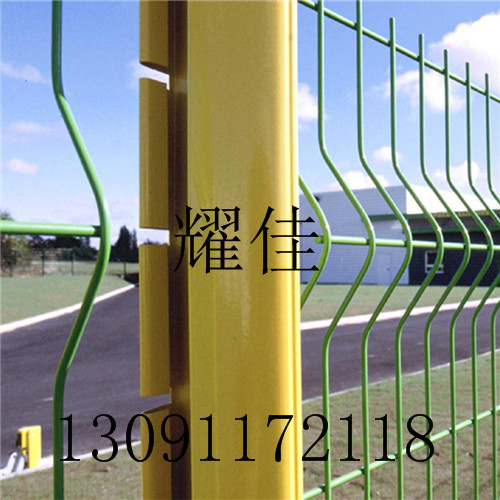 護(hù)欄網(wǎng) 桃型柱護(hù)欄網(wǎng)圖片