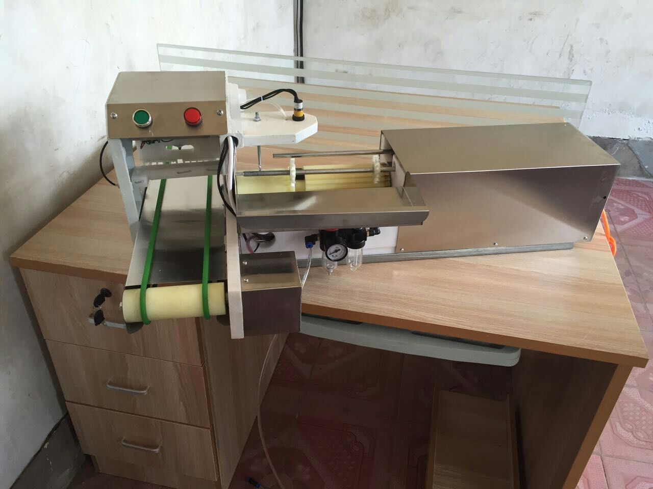 全自動(dòng)穿串機(jī)圖片/全自動(dòng)穿串機(jī)樣板圖 (3)