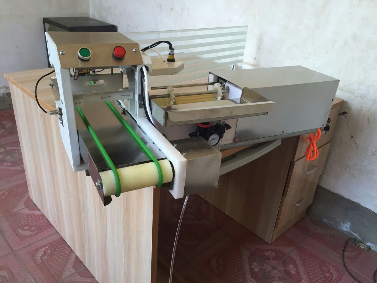 全自動(dòng)穿串機(jī)圖片/全自動(dòng)穿串機(jī)樣板圖 (4)