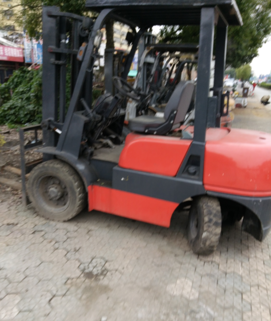 供應(yīng)上海市金山區(qū)叉車吊車出租圖片